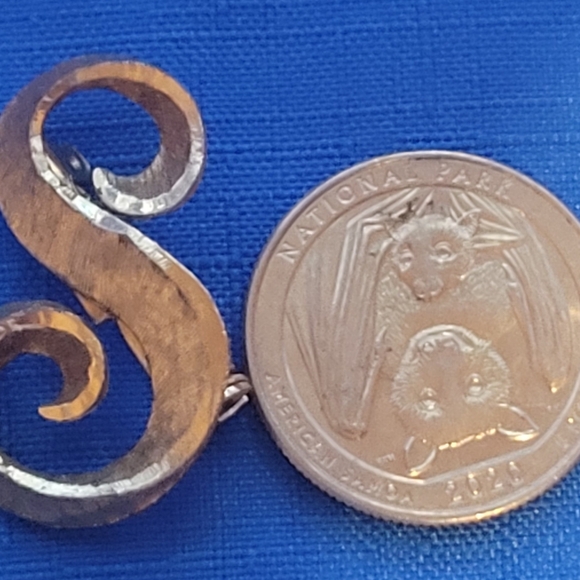 VINTAGE SIGNED MAMSELLE GOLD TONE *S* PIN - Picture 4 of 7